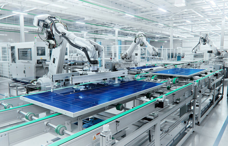 Fabrication robotisée d'un panneau solaire. 
