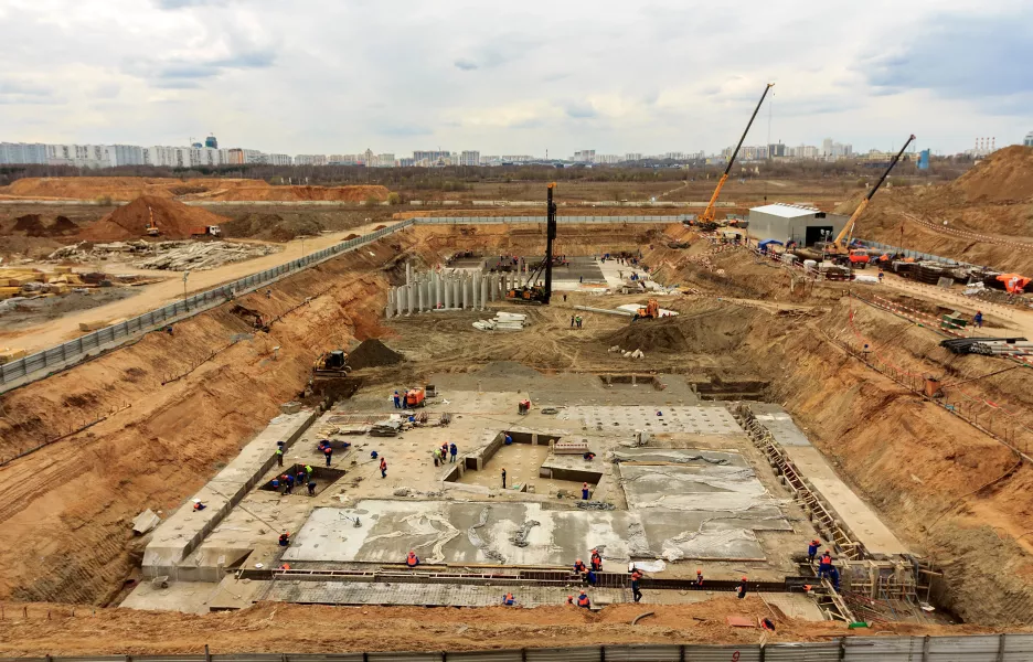Un chantier et ses fondations, base de toutes les géostructures énergétiques. 