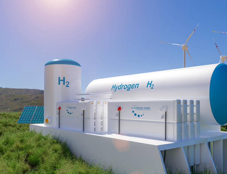 Une station de production d'hydrogène vert : proche de l'eau et fonctionnant grâce à des énergies renouvelables, ici solaires et éoliennes. 
