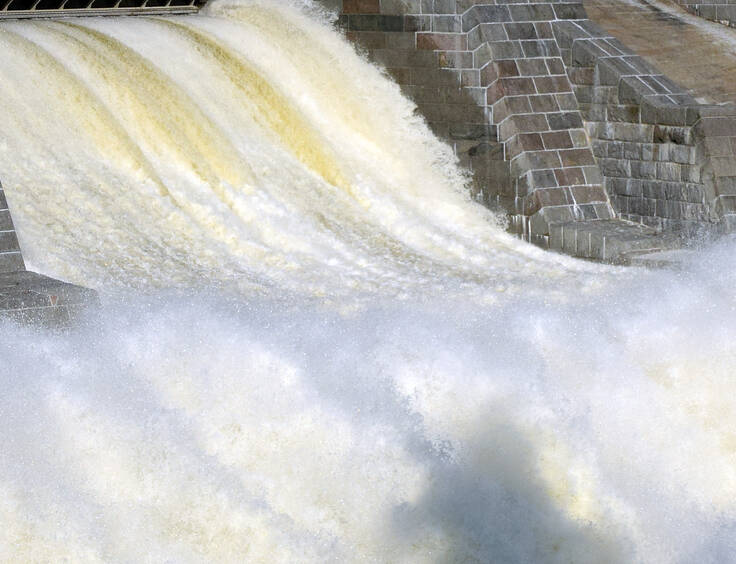 La très impressionnante puissance mécanique de l'eau.
